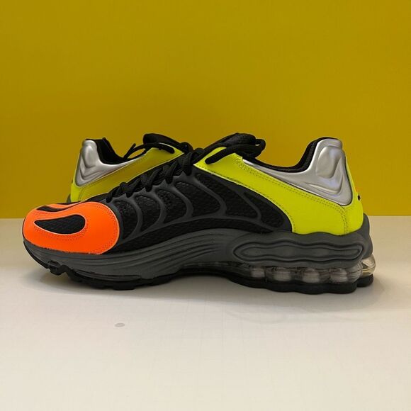 Nike Air Tuned Max Volt Total Orange 2022 - Picture 9 of 11